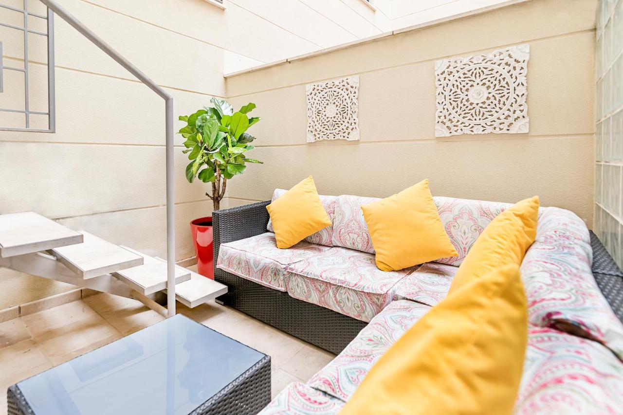 Apartmán Maba/Private Backyard/Walk To Downtown/Large Smart Tv Màlaga Exteriér fotografie
